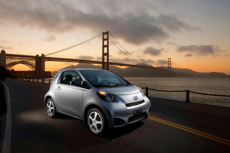  Scion iQ 2012 года  (фото 96 из 128)